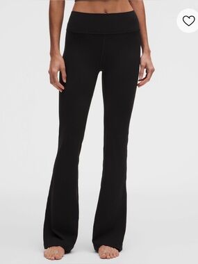 EUC Lululemon Groove flare, High-Rise Black Flare Pants. Size: 8 Short